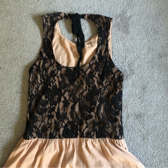 Forever21 contemporary dress with open back - Picture 4 of 4